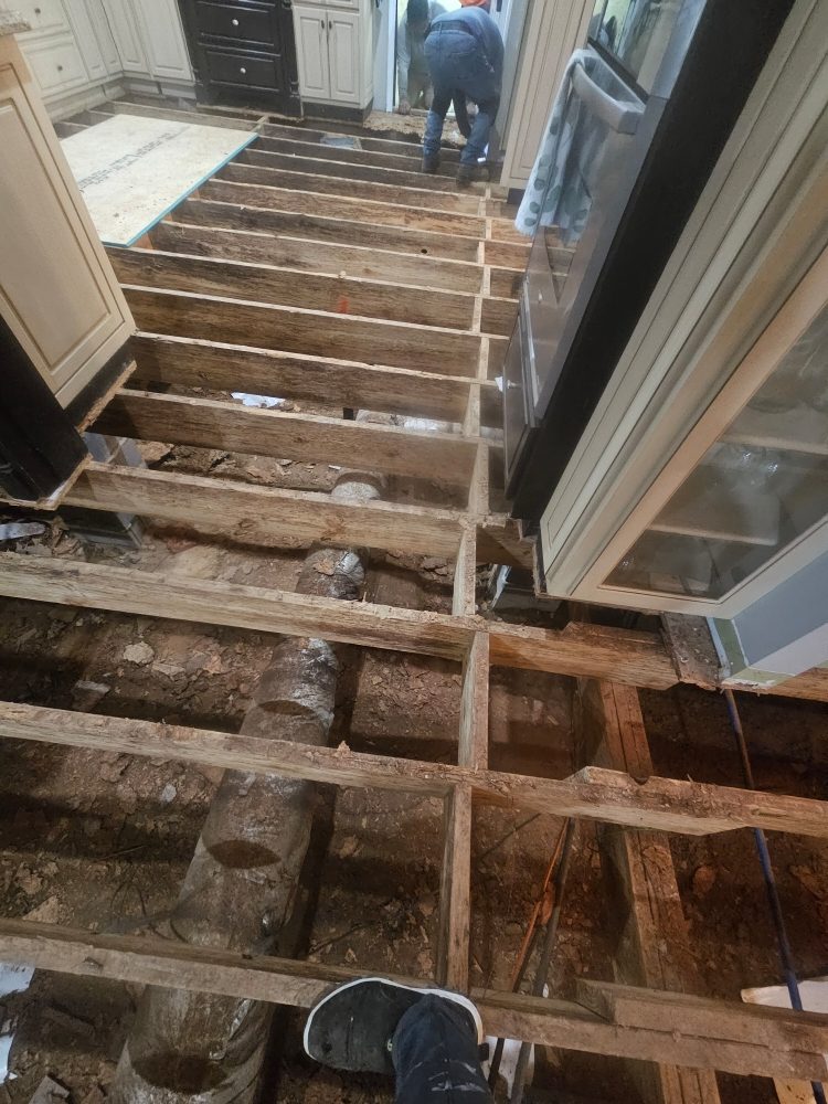 Slide of Reyes Construction