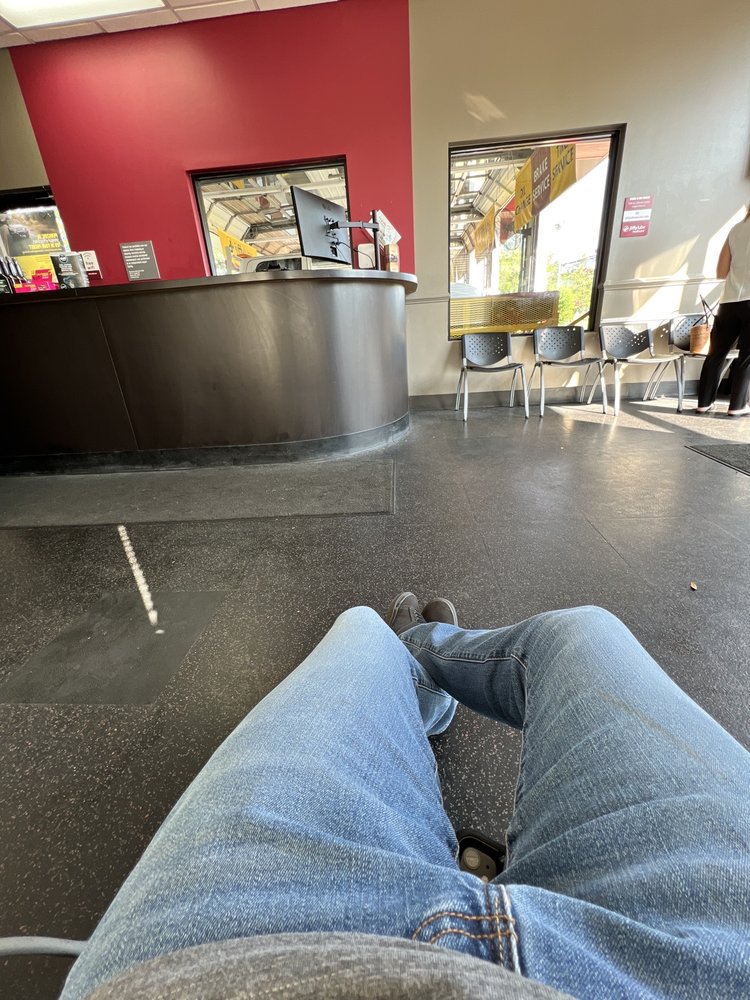 JIFFY LUBE Updated September 2024 39 Reviews 5929 Glenwood Avenue