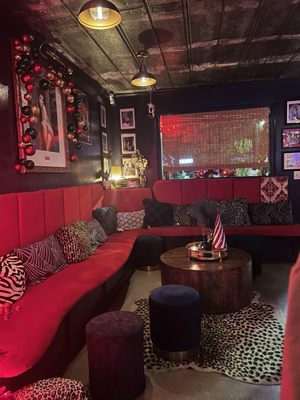 Red Apple Lounge by null