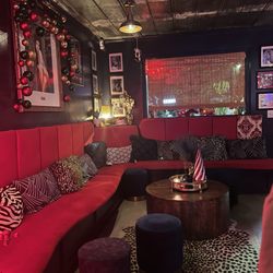 Red Apple Lounge
