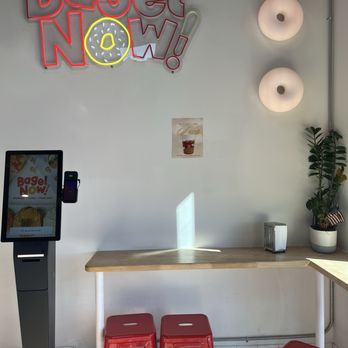 BagelNow! - Seating area - Bagels Near Me - Fountain Valley, California