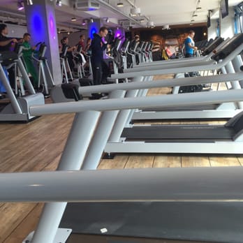 McFit - Gyms Near Me - Stuttgart, BW