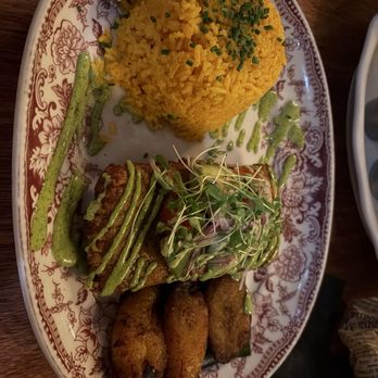 La Bodeguita de Mima - Pescado Crujiente - Cuban Near Me - Louisville, Kentucky