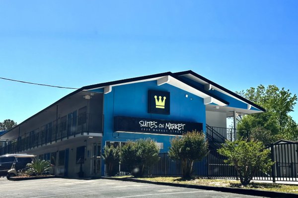 Suites On Market by null