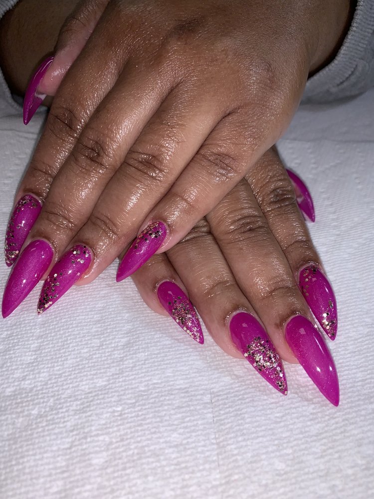 JUST NAILS Updated September 2024 23 Photos 270 Glynn St N