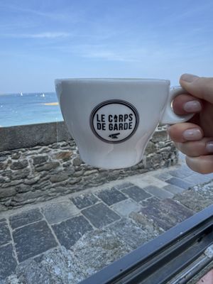 Le Corps de Garde by null