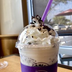 The Coffee Bean & Tea Leaf - Cookies and Cream Ice Blended drink