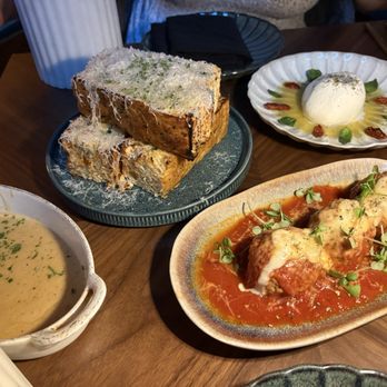 V Modern Italian - Italian Near Me - Charleston, South Carolina V Modern Italian - Italian Near Me - Charleston, South Carolina