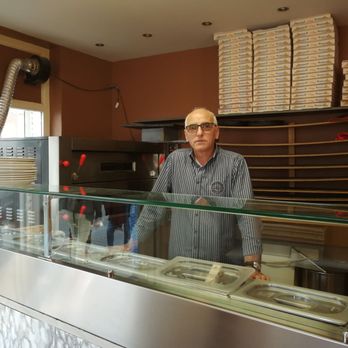 Al Castello - Alfio formidable patron italien jusqu'au bout des ongles - Italian Near Me - Gembloux, WNA