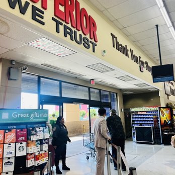 Superior Grocers - customers entering the store - Grocery Near Me - Los Angeles, California Superior Grocers - customers entering the store - Grocery Near Me - Los Angeles, California
