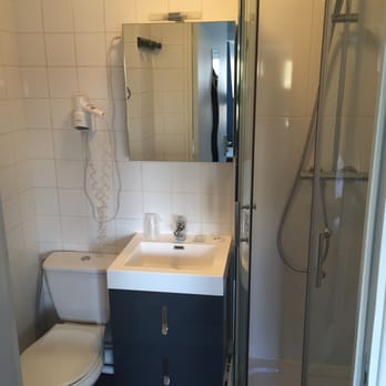 Le Vauban - Salle de bain de la chambre - Hotels Near Me - Montreuil, 62 Le Vauban - Salle de bain de la chambre - Hotels Near Me - Montreuil, 62