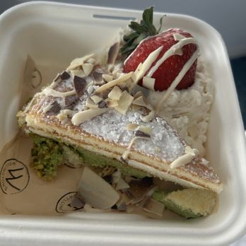 Wellington's - Pistachio Ricotta Layer Cake - Bars Near Me - Albany, New York