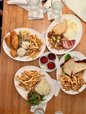 Mustards Bar & Grill by null