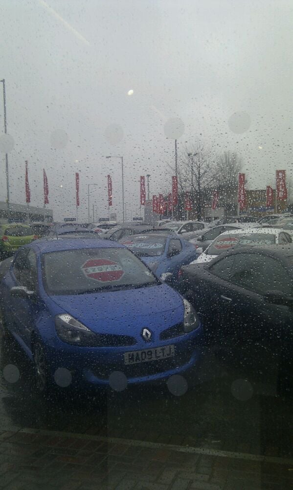 LOOKERS STOCKPORT RENAULT Updated October 2024 St Marys Way