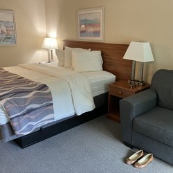Dunsmuir Inn and Suites