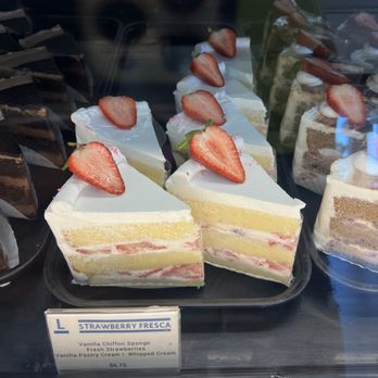 Layered Cakerie - Vanilla Chiffon Cake with Strawberries - Bakeries Near Me - Montclair, California Layered Cakerie - Vanilla Chiffon Cake with Strawberries - Bakeries Near Me - Montclair, California