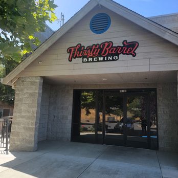 Thirsty Barrel Brewing - Outside - Brewpubs Near Me - Penn Valley, California