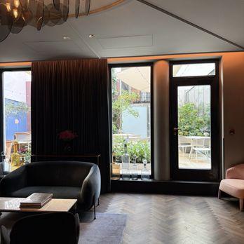 Maximilian Hotel - Hotels Near Me - Prague, Puerto Rico