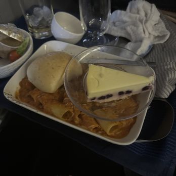 United Airlines - This entire meal went into the trash because the flight attendant would not allow me to share my food with my boyfriend. - Airlines Near Me - Las Vegas, Nevada