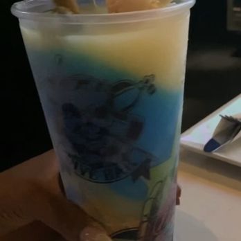 Dive Bar LIC - Entanglement Drink - Dive Bars Near Me - Astoria, New York