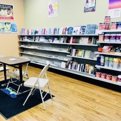 Omega Health Foods - The cute little "book nook" in the rear of the store.