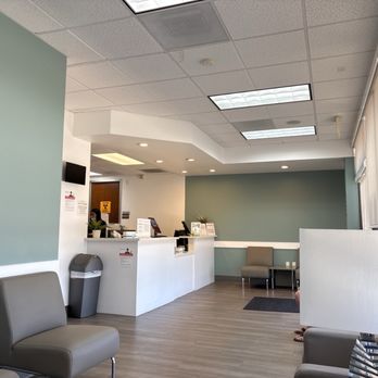 Marque Urgent Care - Waiting room empty. So rare for a urgent care - Urgent Care Near Me - San Diego, California