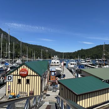 Genoa Bay Cafe - Genoa Bay Marina view - Bistros Near Me - Duncan, British Columbia Genoa Bay Cafe - Genoa Bay Marina view - Bistros Near Me - Duncan, British Columbia