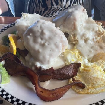 Black Bear Diner Menifee - 2 Biscuit & Country Gravy breakfast - Diners Near Me - Menifee, California Black Bear Diner Menifee - 2 Biscuit & Country Gravy breakfast - Diners Near Me - Menifee, California