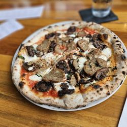 Volturno - Marg Pizza with Meatball and Mushroom
