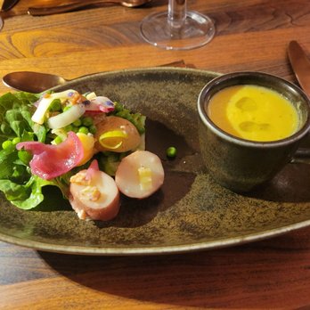 Map Room Tea Lounge - Cold soup and salad amuse bouche - Lounges Near Me - Boston, Massachusetts
