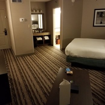 Double Tree Resort BY Hilton Lancaster - Whirlpool bath king room - Hotels Near Me - Lancaster, Pennsylvania