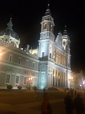 Catedral de Santa María la Real de la Almudena by null