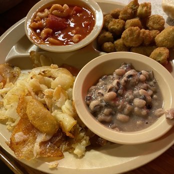 Lambert's Cafe - Ozark - Plate of sides everyone gets, Mac & tomato, fried potatoes, fried okra and black eyed beans - American Near Me - Ozark, Missouri