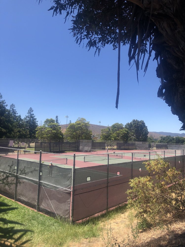SINSHEIMER TENNIS COURTS Tennis Helena St And Sydney St San Luis