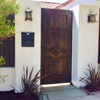 Monroe Masonry - Exterior - pilasters with mailbox by Monroe Masonry. - Masonry/Concrete Near Me Monroe Masonry - Exterior - pilasters with mailbox by Monroe Masonry. - Masonry/Concrete Near Me