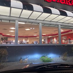 Steak ’n Shake - Outside