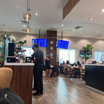 Mera Business Lounge - Airport Lounges Near Me - Cancún, ROO Mera Business Lounge - Airport Lounges Near Me - Cancún, ROO