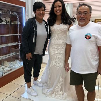 Modern Bride - Bridal Near Me - Los Angeles, California Modern Bride - Bridal Near Me - Los Angeles, California