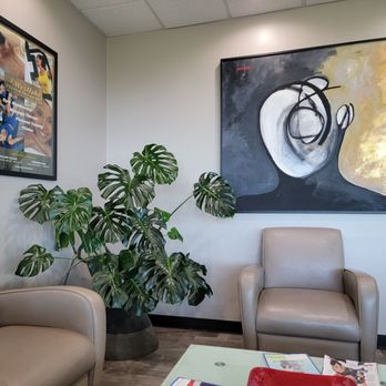 Westlake Physical Therapy - Thousand Oaks - Reception area. - Sports Medicine Near Me - Thousand Oaks, California Westlake Physical Therapy - Thousand Oaks - Reception area. - Sports Medicine Near Me - Thousand Oaks, California