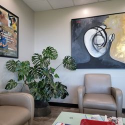 Westlake Physical Therapy - Thousand Oaks - Reception area.