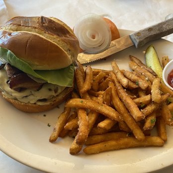Drew's on Halsted - Drews burger - American Near Me - Chicago, Illinois Drew's on Halsted - Drews burger - American Near Me - Chicago, Illinois