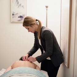 Vancouver Naturopathic Clinic - Acupuncture session