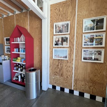 Alfred Coffee - Interior - Coffee & Tea Near Me - Venice, California