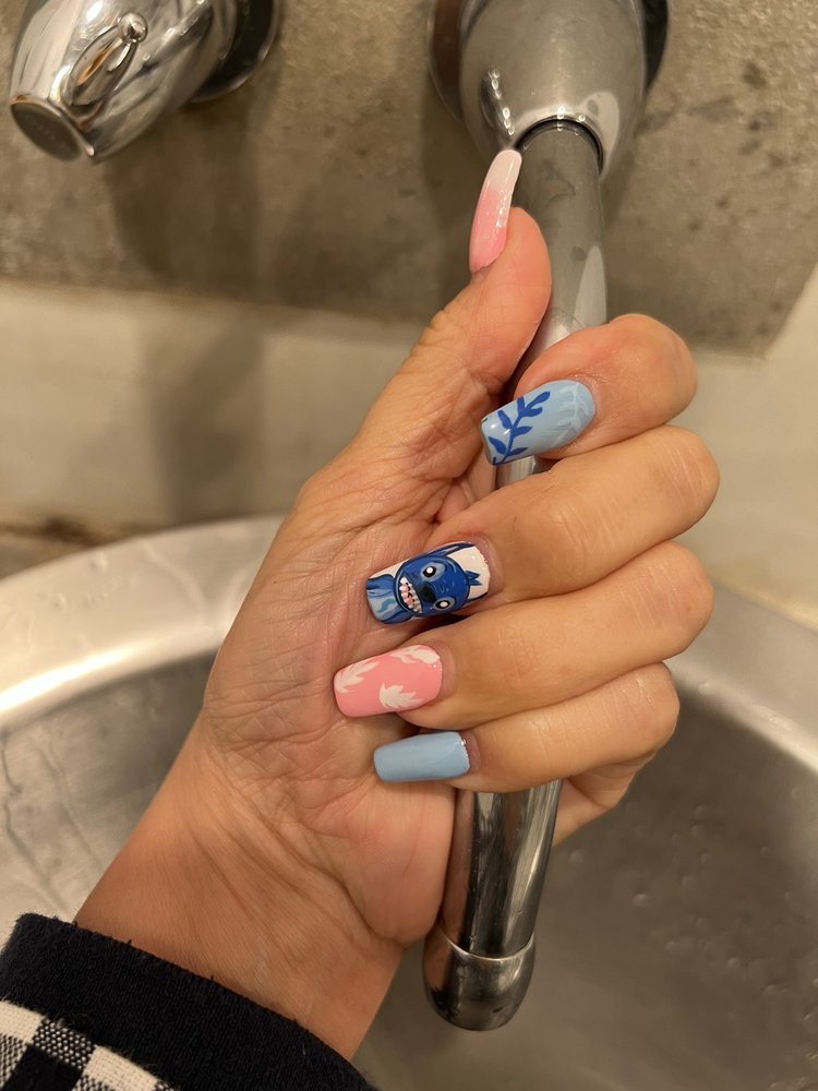 Nails By Arianna Garcia Logo