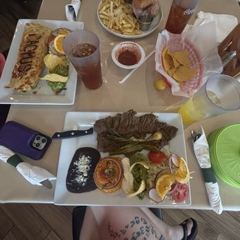 Cactus Mexican Restaurant - Veggie burrito, Hawaiian burger, carne Asada - Mexican Near Me - Brunswick, Georgia