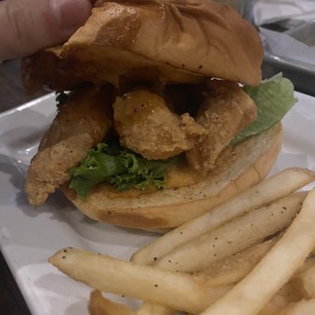 Dave & Buster's Hilliard - Chicken Sriracha sandwich - American Near Me - Hilliard, Ohio