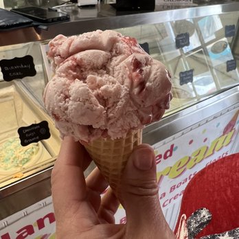 Pat and Toni's Sweet Things - Strawberry ice cream - Ice Cream & Frozen Yogurt Near Me - Deland, Florida