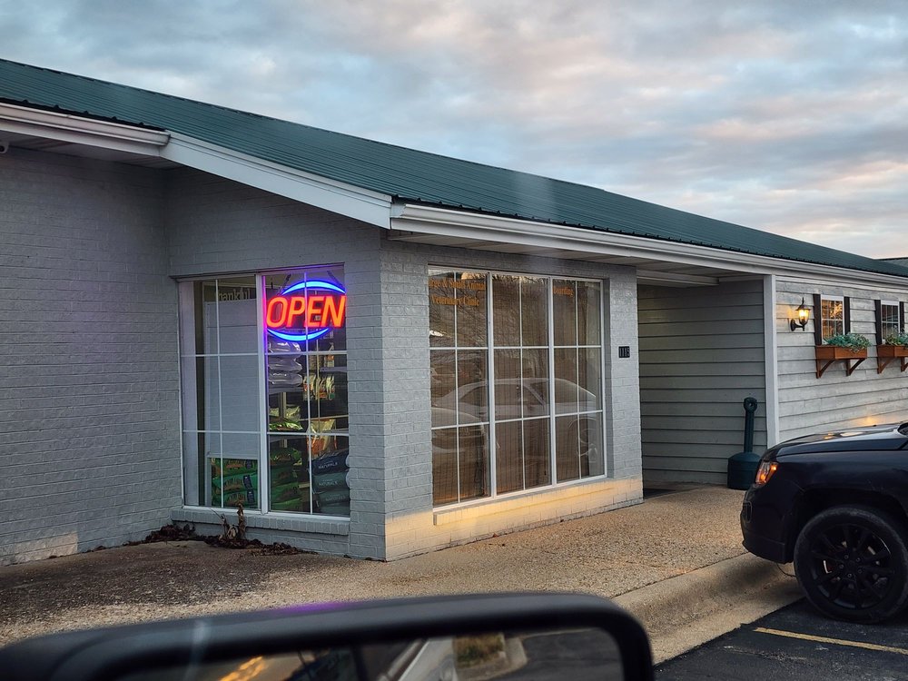 ANIMAL CLINIC OF AVA Updated August 2024 1115 Springfield Rd, Ava, Missouri Veterinarians