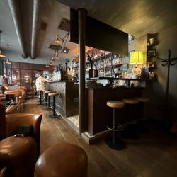Gentlemen 1919 - Bar area.