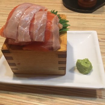 Waraku - Salmon Sashimi (comes with 8 pieces) - Izakaya Near Me - Torrance, California